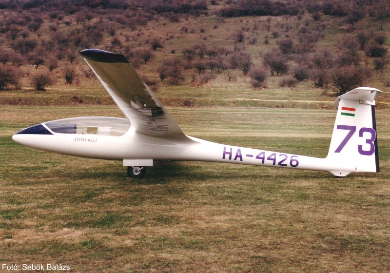 Kép a HA-4426 lajstromú gépről.