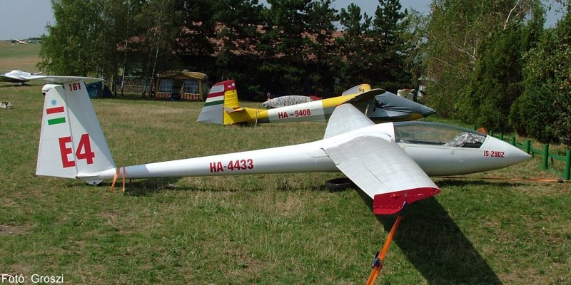 Kép a HA-4433 lajstromú gépről.