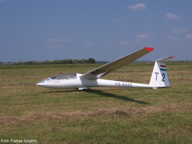 Kép a HA-4449 lajstromú gépről.