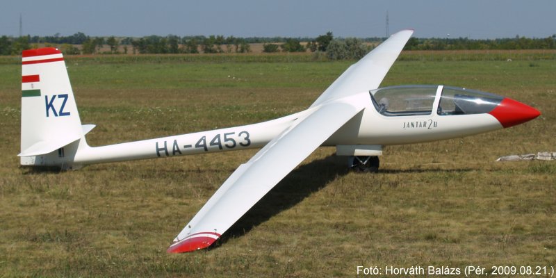 Kép a HA-4453 lajstromú gépről.