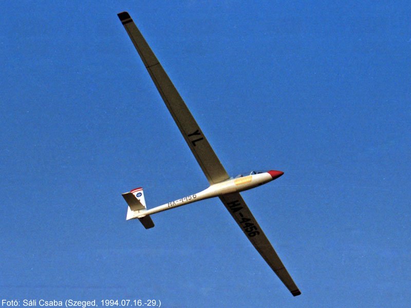 Kép a HA-4456 lajstromú gépről.