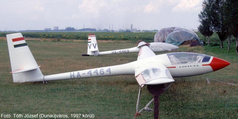 Kép a HA-4464 lajstromú gépről.