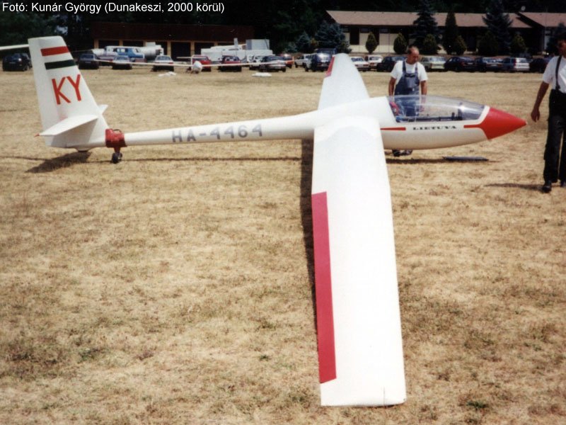 Kép a HA-4464 lajstromú gépről.