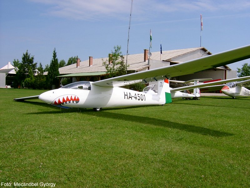 Kép a HA-4501 lajstromú gépről.