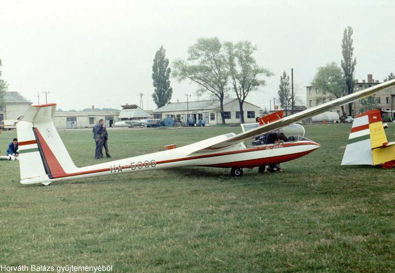 Kép a HA-5006 (2) lajstromú gépről.