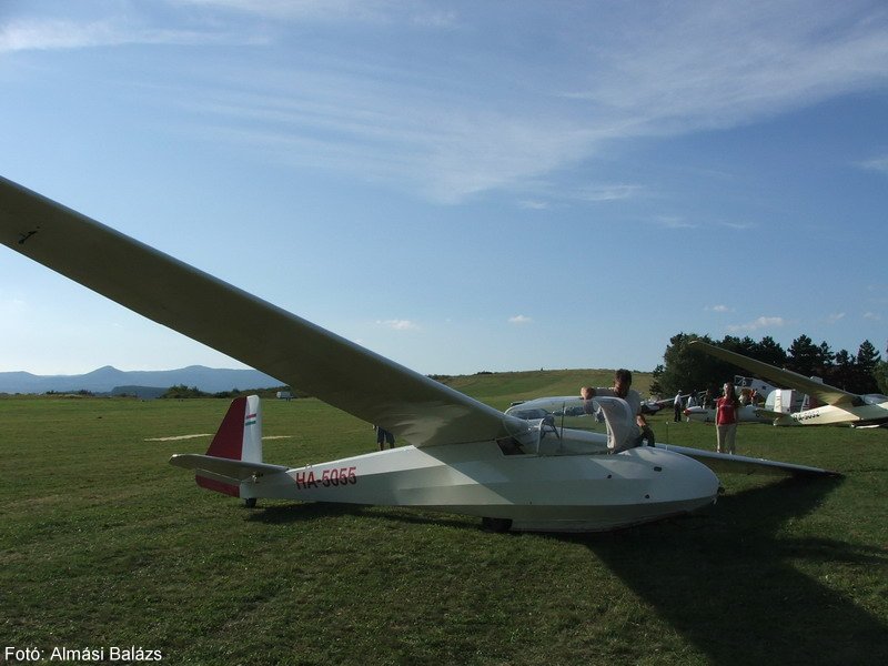 Kép a HA-5055 (2) lajstromú gépről.