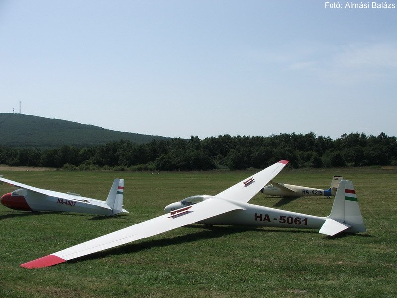 Kép a HA-5061 (2) lajstromú gépről.