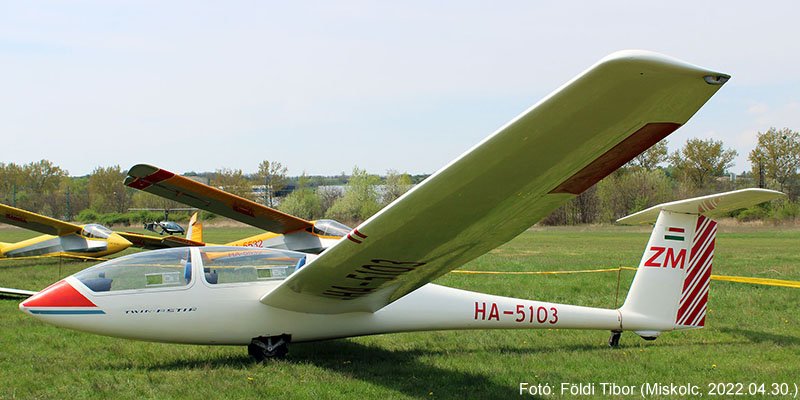 Kép a HA-5103 lajstromú gépről.