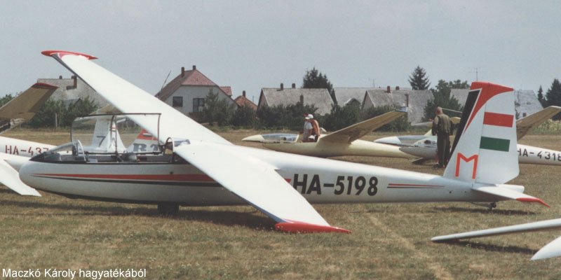 Kép a HA-5198 (2) lajstromú gépről.