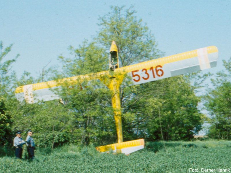 Kép a HA-5316 lajstromú gépről.