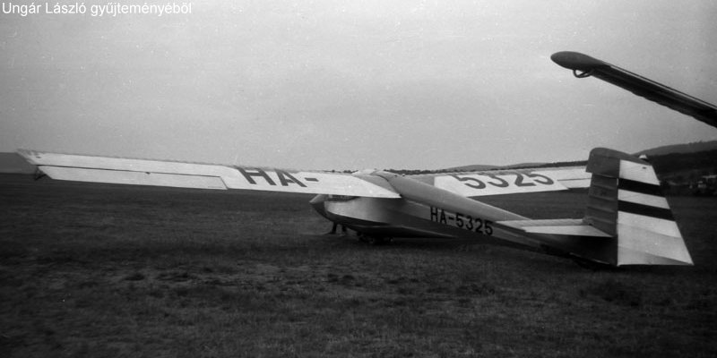 Kép a HA-5325 lajstromú gépről.