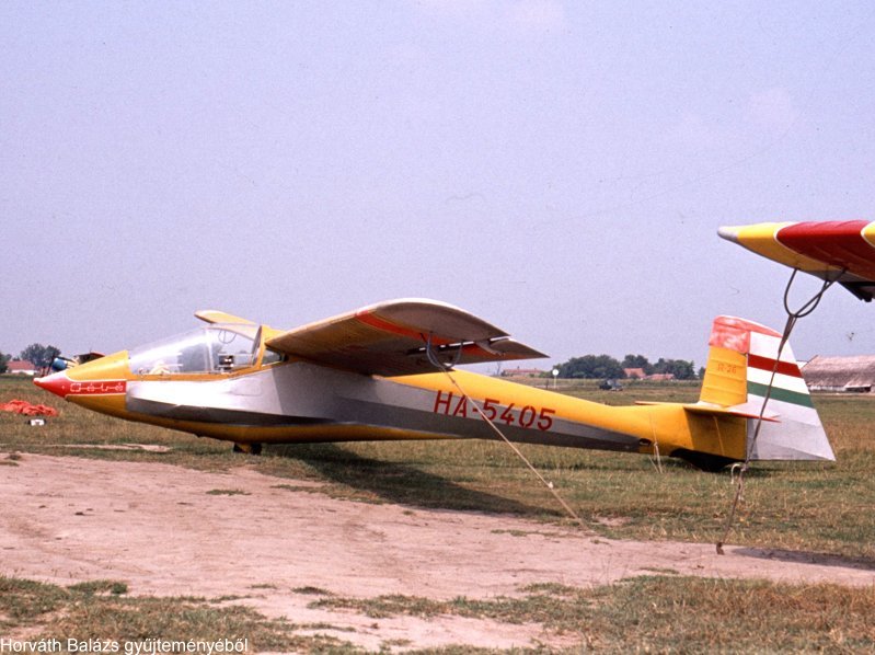 Kép a HA-5405 lajstromú gépről.