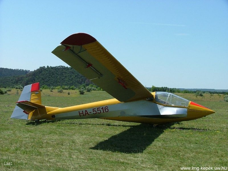 Kép a HA-5516 lajstromú gépről.