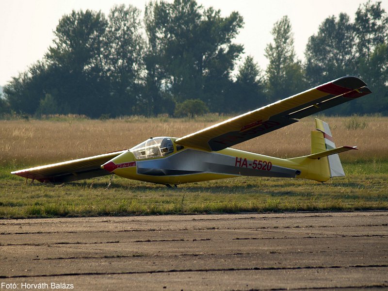 Kép a HA-5520 lajstromú gépről.