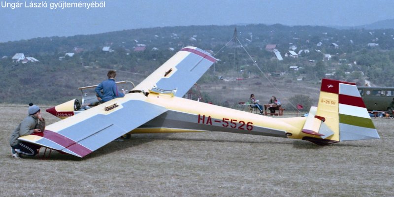 Kép a HA-5526 lajstromú gépről.